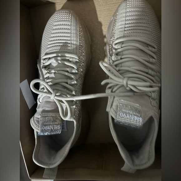 Glam Steve Madden Sneakers - Picture 2 of 5